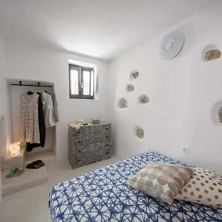 The Luna * Emporio (Santorini)